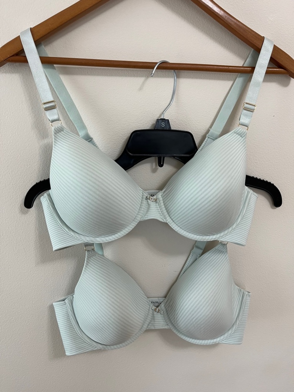 Set Of 2 Vanity Fair Light Mint Pinstriped Bras Size 36C Wired Nylon Spandex